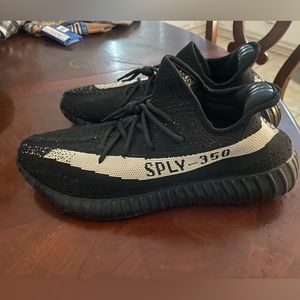 Off-Brand SPLY-350 Yeezy Look-Alikes